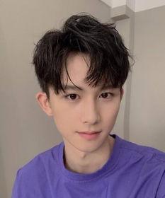 帅哥小周爆料微博视频,帅气男主角幕后故事大曝光！”